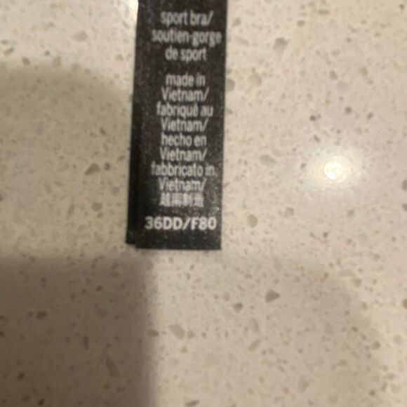 Victoria’s Secret incredible sports bra size 36DD - Picture 8 of 8